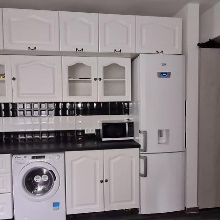 Apartament Regim Hotelier Elis Brașov Exterior foto